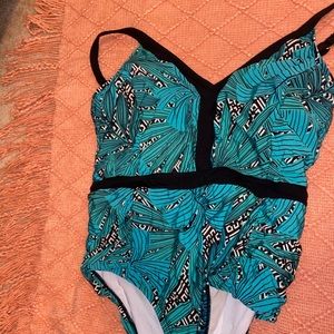 Jantzen one piece palm leaf swim suit in a large